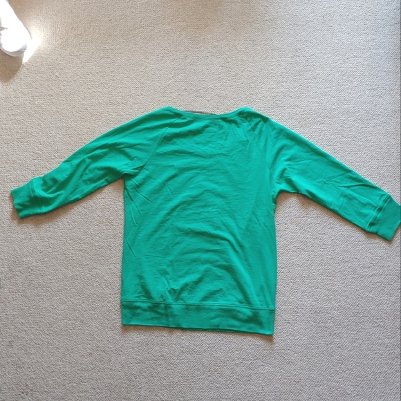 The NORTH FACE green 3/4 sleeve top - Picture 5 of 6